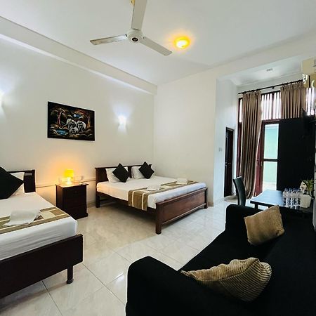 נגומבו Hotel Blue Bird מראה חיצוני תמונה