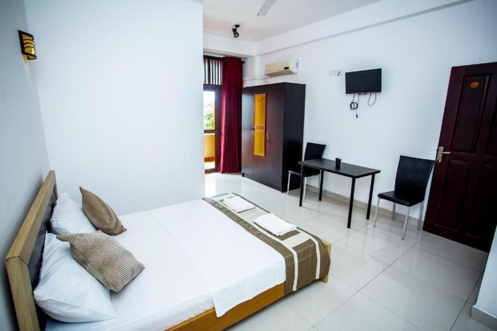 נגומבו Hotel Blue Bird מראה חיצוני תמונה