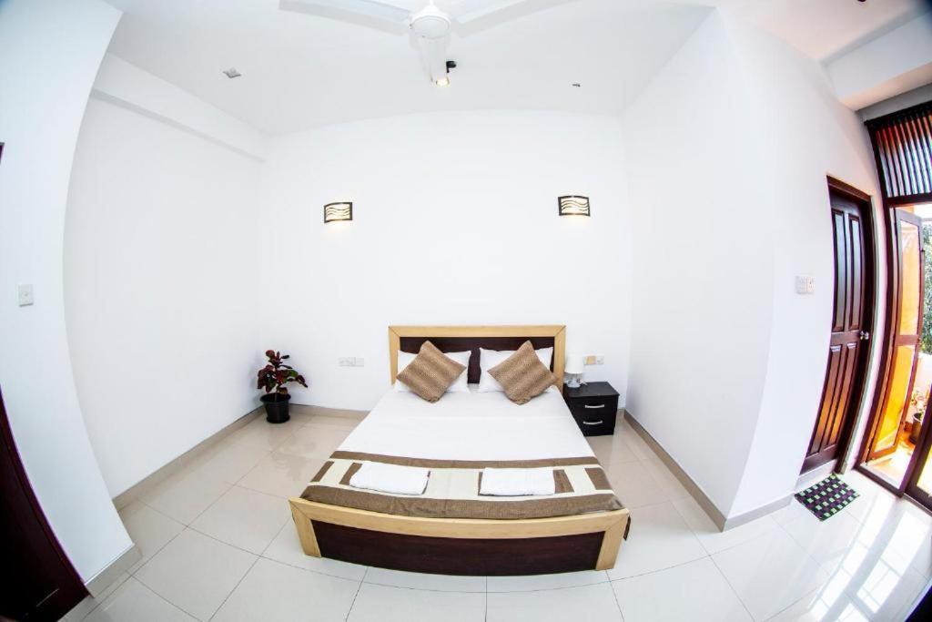 נגומבו Hotel Blue Bird מראה חיצוני תמונה