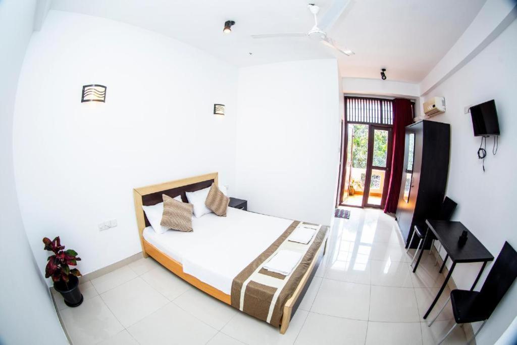 נגומבו Hotel Blue Bird מראה חיצוני תמונה