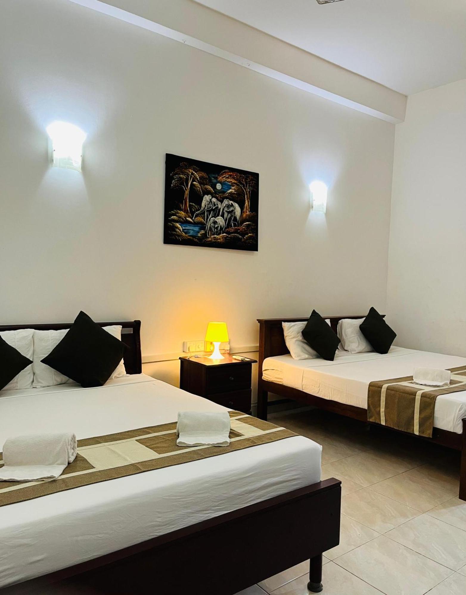 נגומבו Hotel Blue Bird מראה חיצוני תמונה