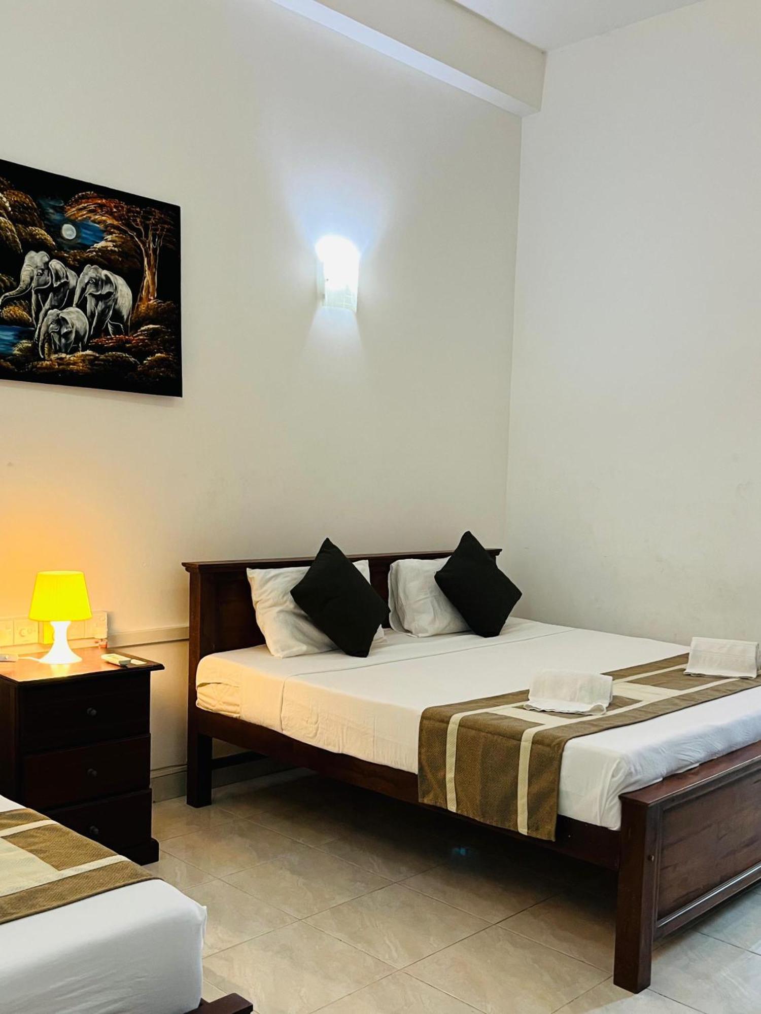 נגומבו Hotel Blue Bird מראה חיצוני תמונה