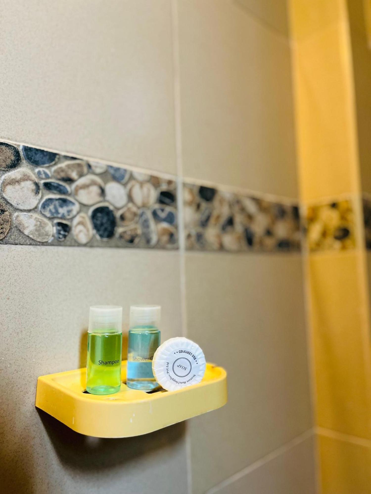 נגומבו Hotel Blue Bird מראה חיצוני תמונה